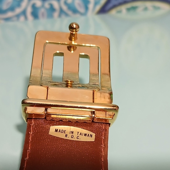 Snakeskin On Leather Belt with Gold Buckle - Picture 2 of 2